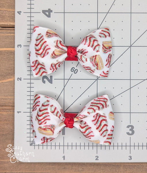 Itty Bitty Christmas Snack Cake Bows