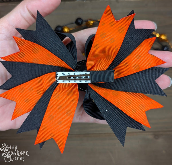Boo! Bow